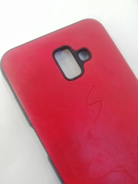 Алый силиконовый усиленный чехол Samsung J6 +(Plus)