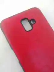 Алый силиконовый усиленный чехол Samsung J6 +(Plus)