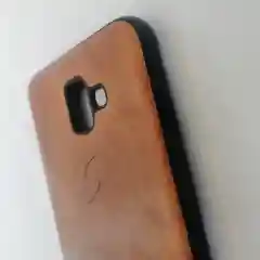 Алый силиконовый усиленный чехол Samsung J6 +(Plus)