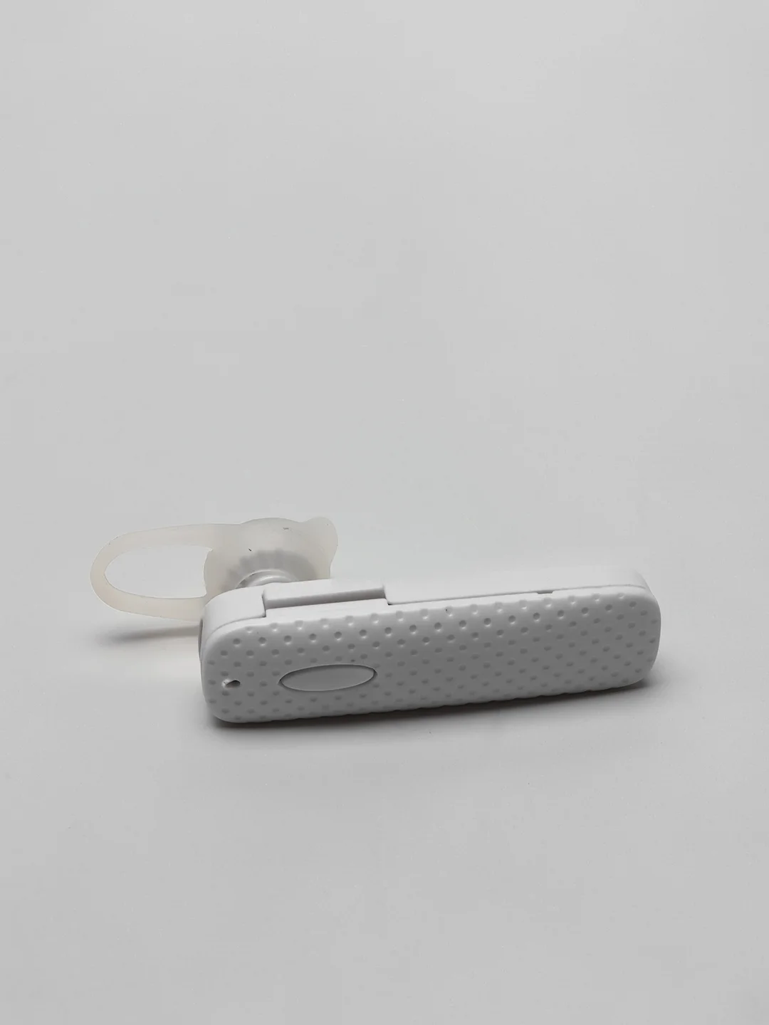 Белый bluetooth-гарнитура