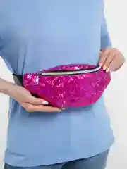 Розовый глянцевая сумка на пояс
