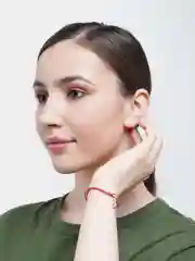 Золотой браслет красная нить с кулоном
