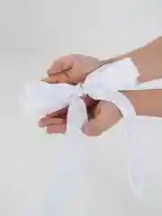 Бант белый на заколке, 1 штука