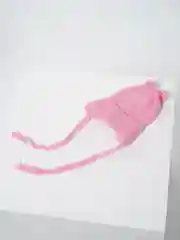 Розовый шапка осенняя на завязках