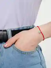 Алый браслет  Красная нить с подвеской