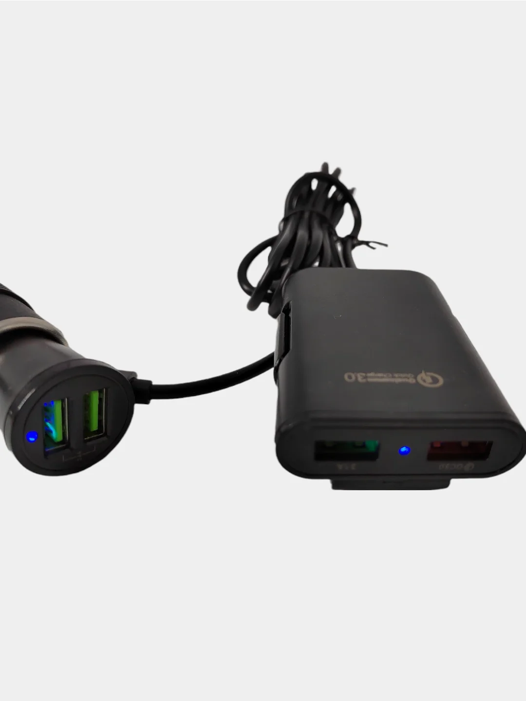 Белый автомобильное зарядное устройство USB с удлинителем 1,6 м, с дополнительными разъемами