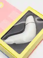 Белый вибратор вакуумный Satisfyer Pro 1+