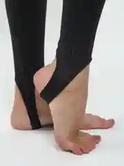 Черный легинсы женские, со штрипками