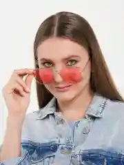 Розовый солнцезащитные женские очки