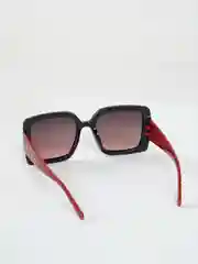 Красный солнцезащитные очки