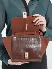Коричневый сумка женская через плечо