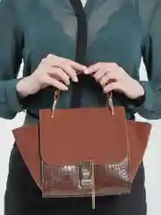 Коричневый сумка женская через плечо