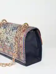 Сумка женская, с вышивкой, на цепочке