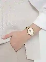 Желтый женские наручные часы