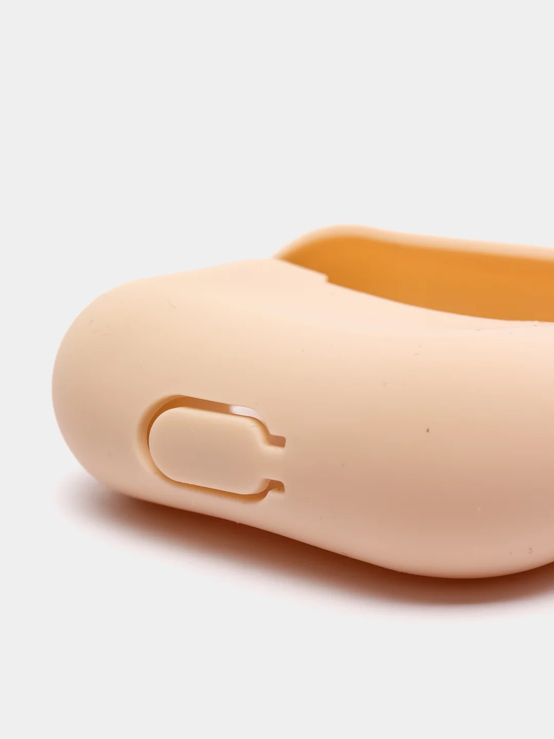 Бежевый чехол силиконовый для наушников AirPods Pro с карабином