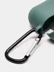 Зеленый чехол силиконовый для наушников AirPods Pro с карабином
