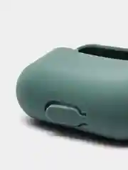 Зеленый чехол силиконовый для наушников AirPods Pro с карабином
