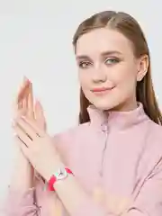 Красный кварцевые часы