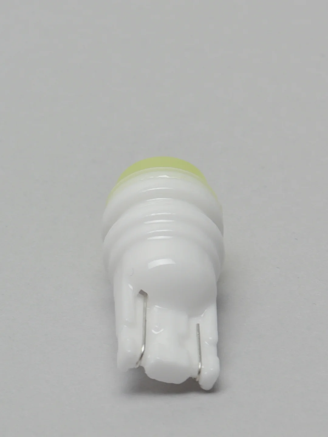 Светодиодные лампы (2шт) в габарит, салон, подсветка номера Т10 1COB ceramic