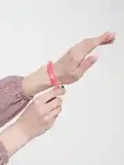 Розовый браслет светящийся, акриловый