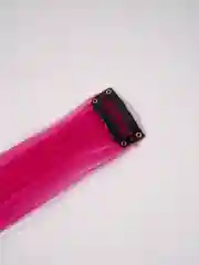 Розовый цветные пряди на заколке