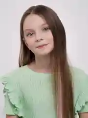 Пудровый цветные пряди на заколке