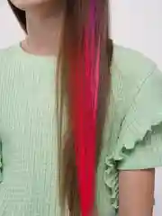 Фуксия цветные пряди на заколке