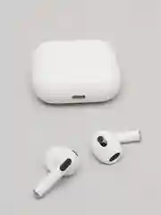 Беспроводные наушники Pods 3 с зарядным футляром
