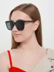 Очки солнцезащитные с крупными линзами