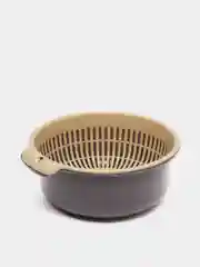Серый дуршлаг с миской