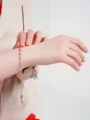 Браслет-цепочка с узелками