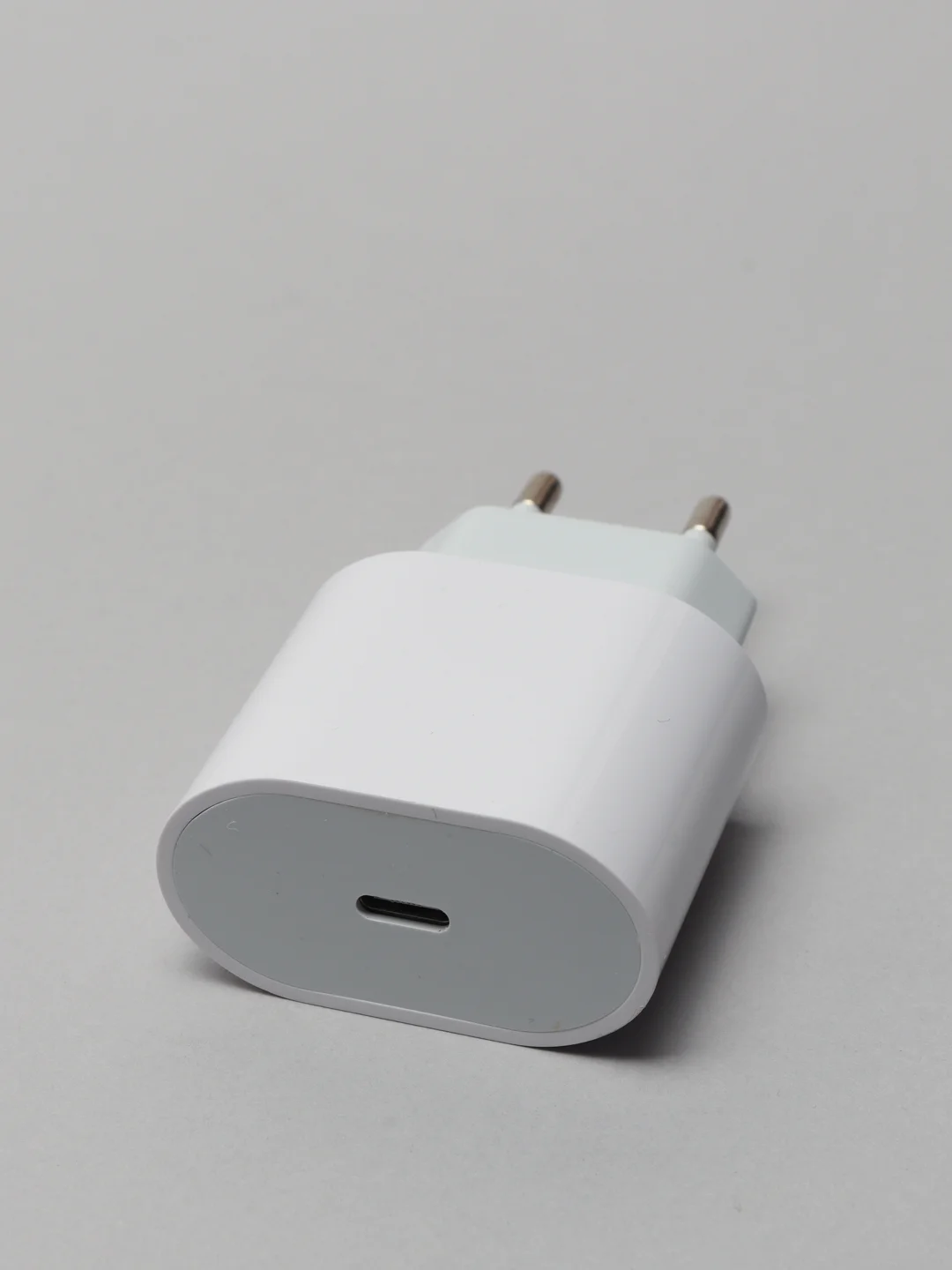 Зарядное устройство / блок питания для айфона Type-C 20W