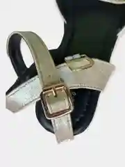 Женские босоножки