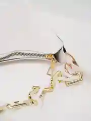 Белый сумка женская, с цепью, под крокодиловую кожу