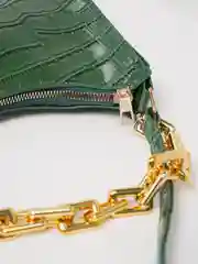 Зеленый сумка женская, с цепью, под крокодиловую кожу