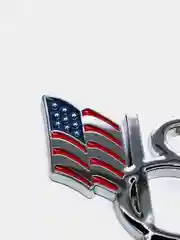 Белый металлическое украшение для авто "Флаги"