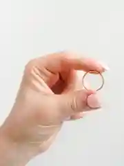 Золотой кольцо обручальное тонкое из стали, 2 цвета