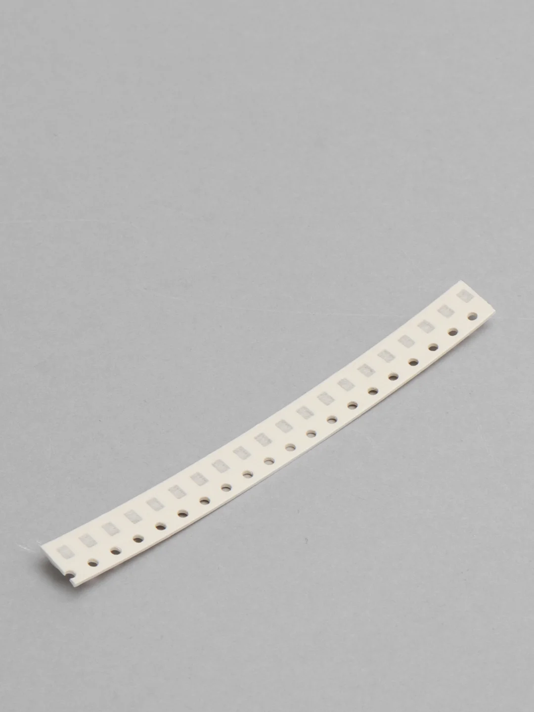 Набор SMD ( 0805 ) резисторов 620 Ом - 12 кОм
