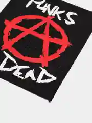 Нашивка с принтом "Punks Not Dead"