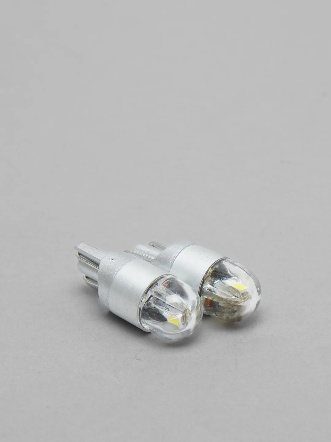 Светодиодные лампы W5W (2шт) 12-30V в габарит, салон, подсветка номера 2 SMD 3030.