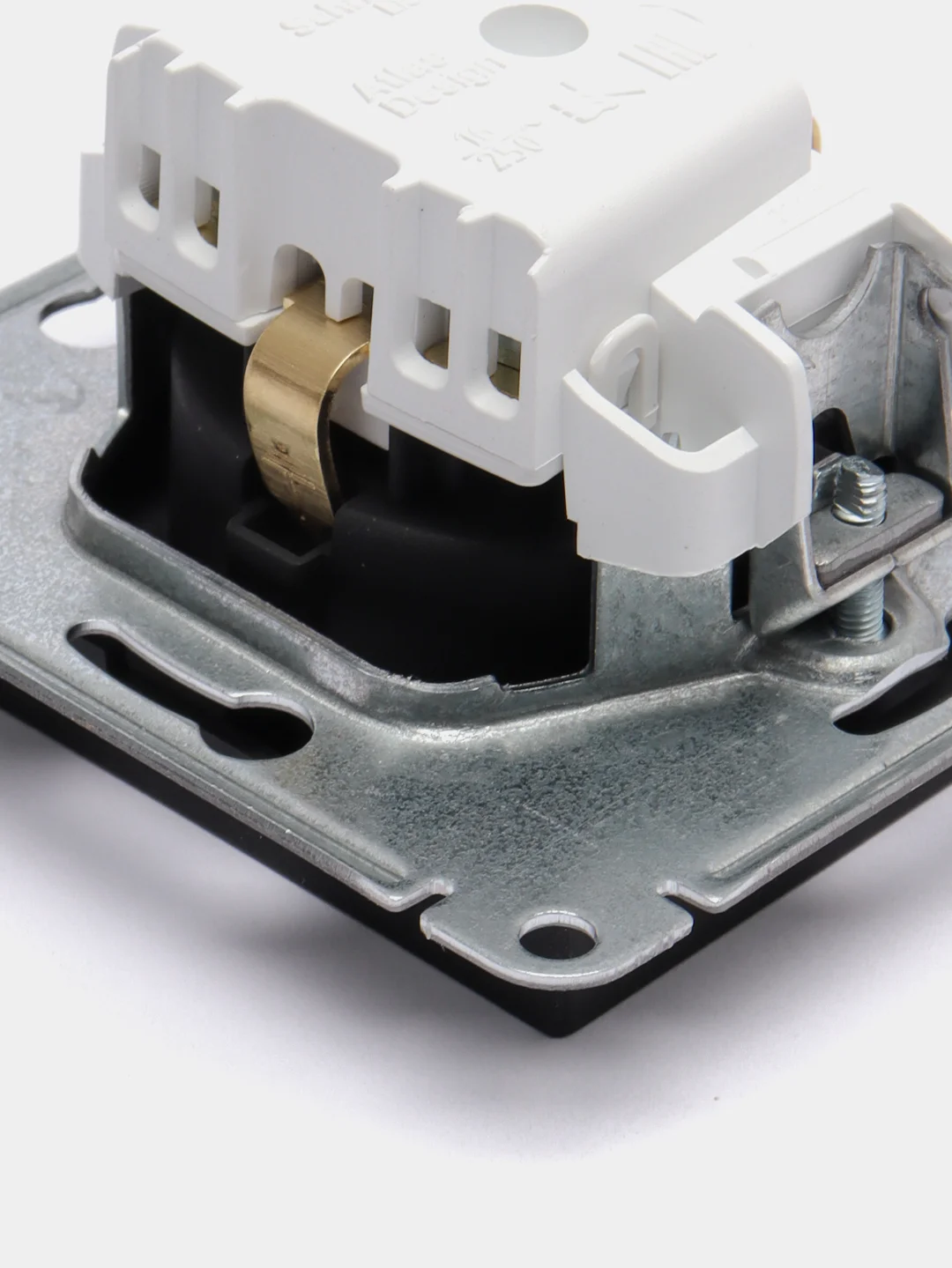 Розетка Schneider Electric AtlasDesign с заземлением, 16А, механизм, карбон, ATN001043