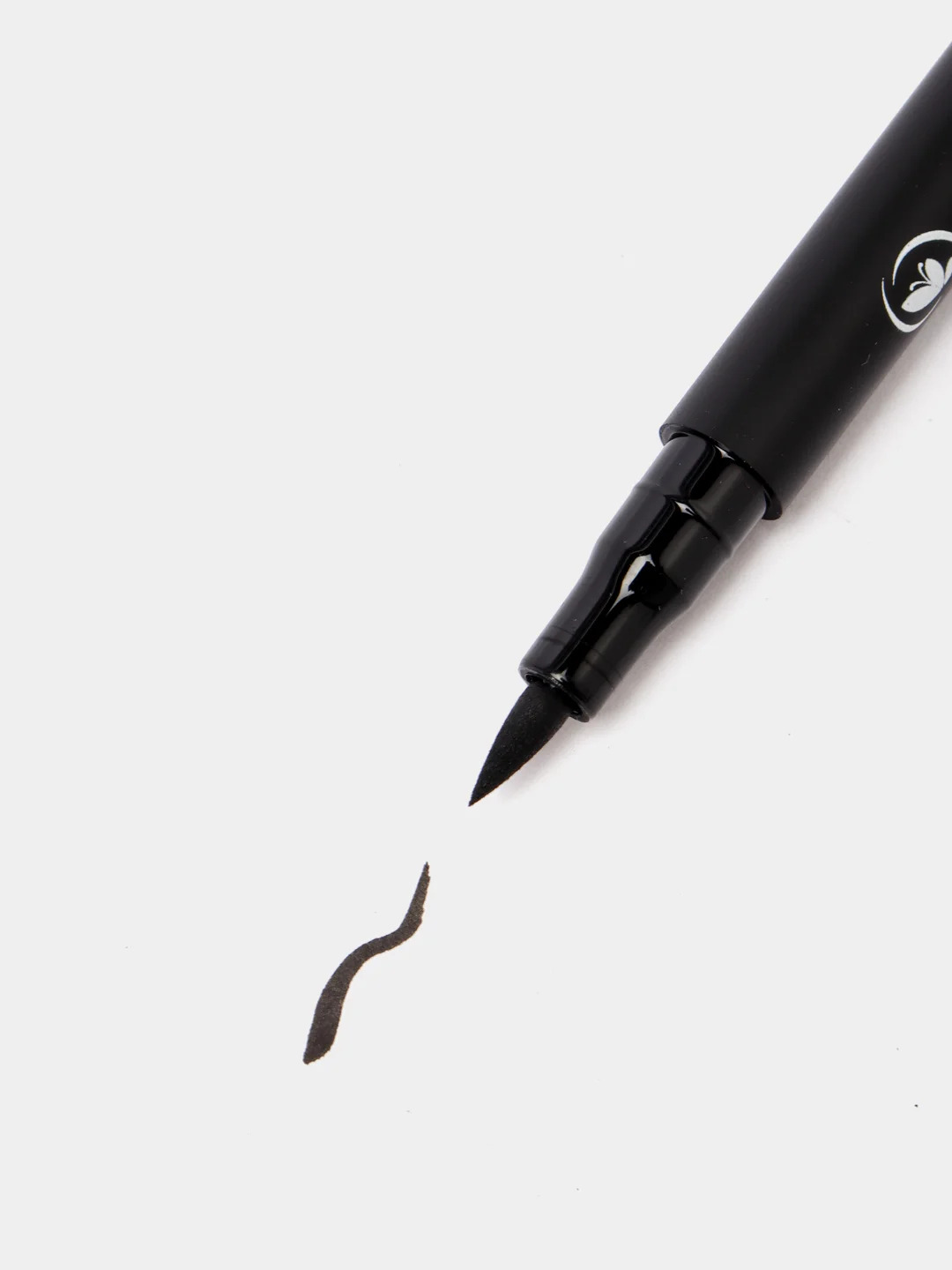 Подводка-фломастер для глаз Gabrini Liquid Eyeliner Pen, для выразительного макияжа