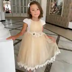 Платье для девочки со шлейфом, бежевое