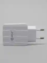 Сетевое зарядное устройство+2USB/быстрая зарядка для Lightning,Type-C,MicroUSB до 2.4A