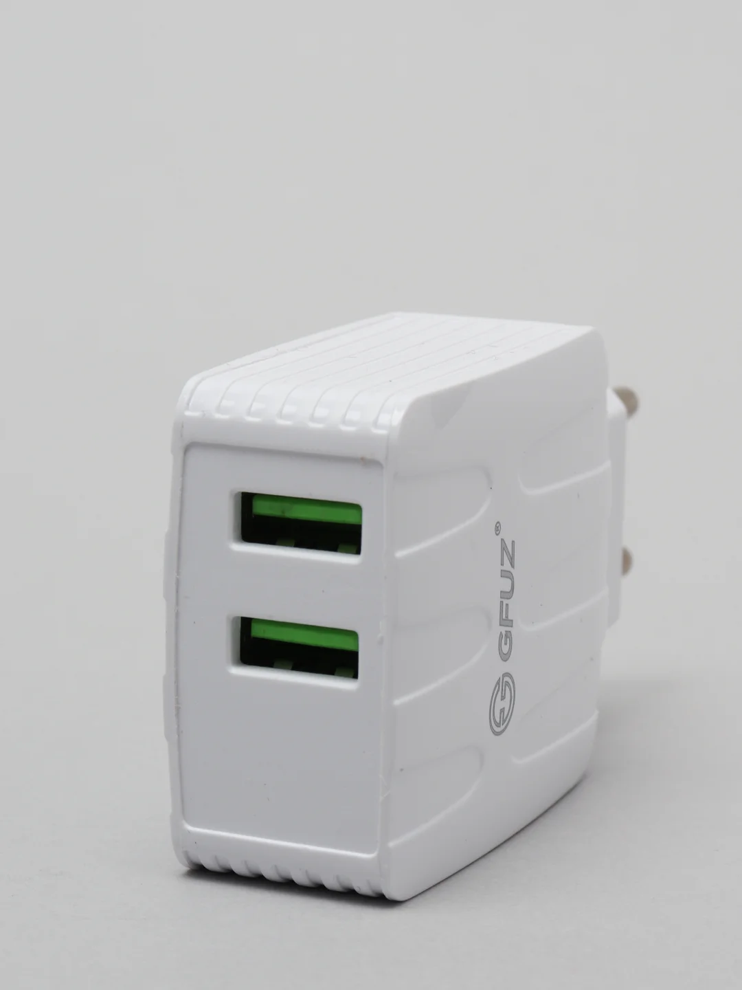 Сетевое зарядное устройство+2USB/быстрая зарядка для Lightning,Type-C,MicroUSB до 2.4A