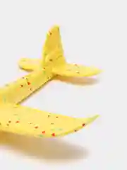 Желтый самолет из пенопласта