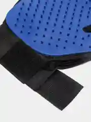 Перчатка для вычесывания шерсти домашних животных