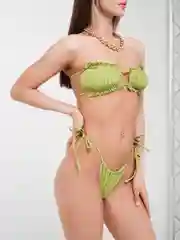 Зеленый купальник