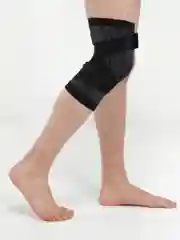 Черный бандаж коленного сустава