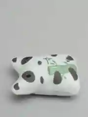 Белый плюшевая игрушка с кошачьей мятой